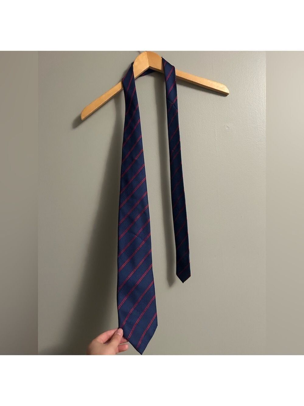 Henry Jacobson Hand Made Linen Silk Blend Classic Navy and Red Striped Men's Tie